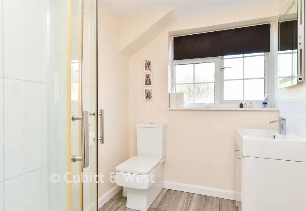 Shower Room - Hornbuckles Close, South Chailey, Lewes, East Sussex - Wards of Kent