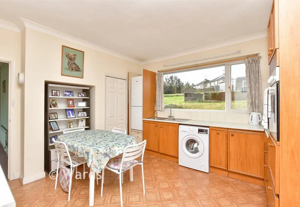 Kitchen/    Breakfast Room - Capstone Road, Chatham, Kent - Wards of Kent