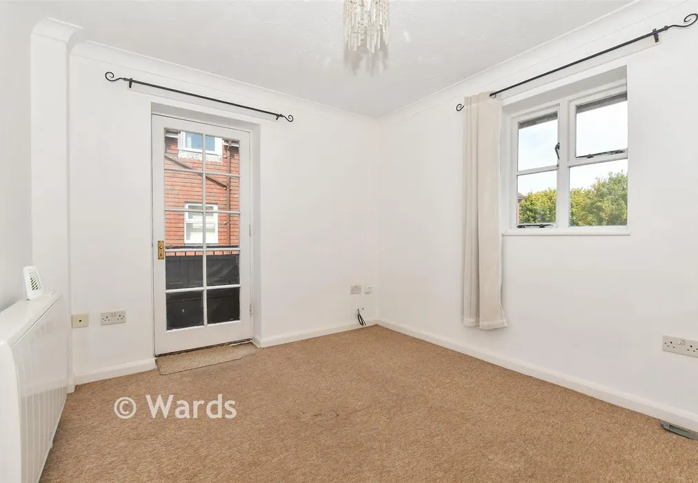 Lounge - Garfield Place, Faversham, Kent - Wards of Kent