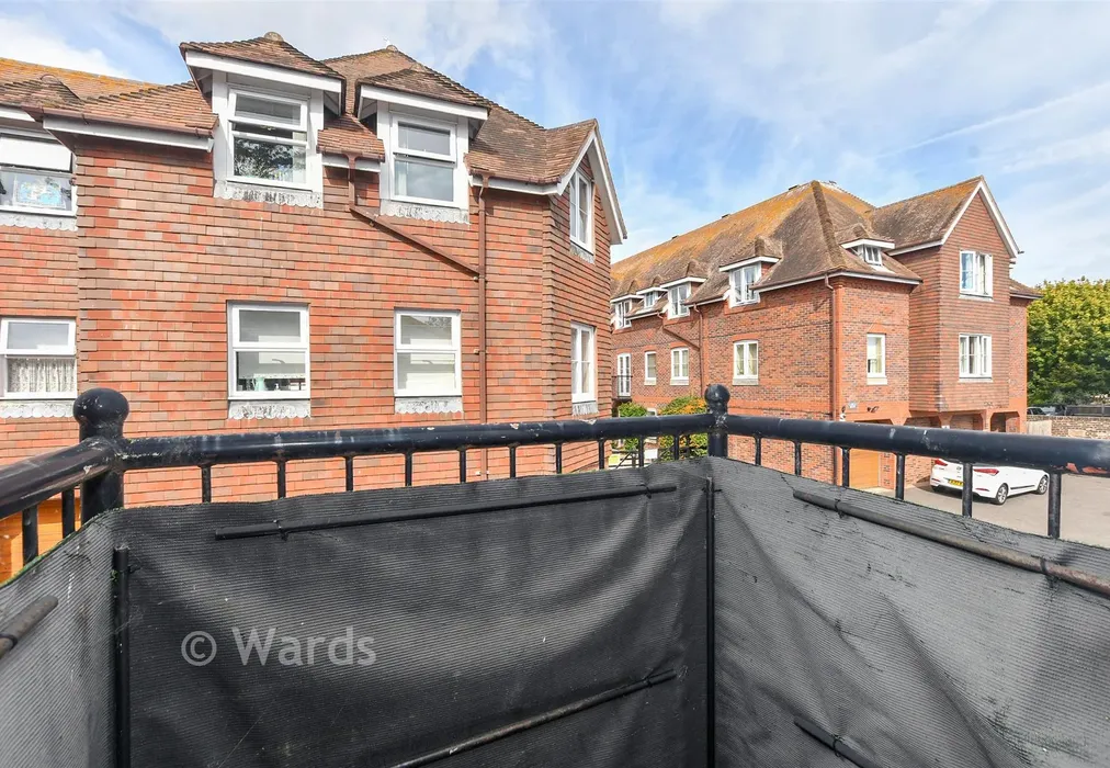 Balcony - Garfield Place, Faversham, Kent - Wards of Kent
