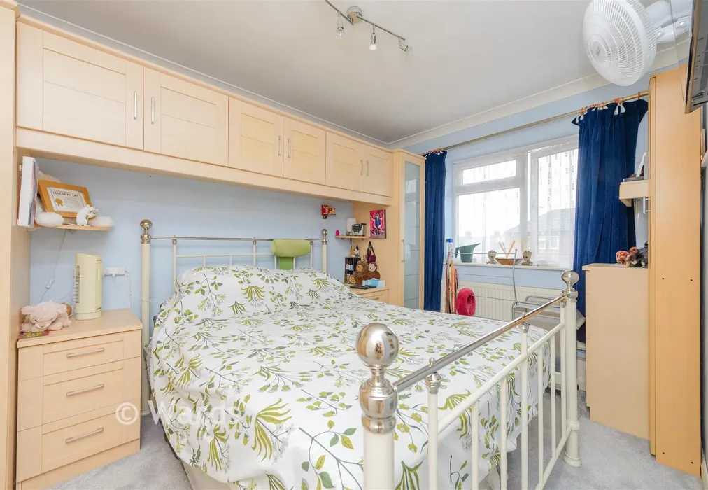 Bedroom 1 - Elm Road, Stone, Kent - Wards of Kent
