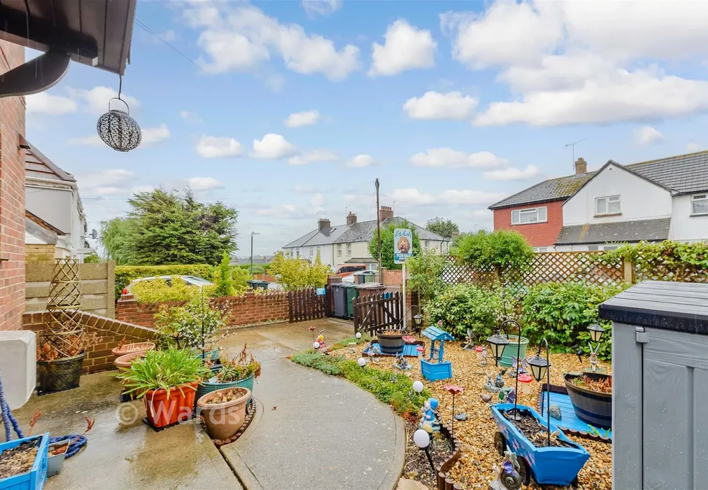 Front Garden - Elm Road, Stone, Kent - Wards of Kent
