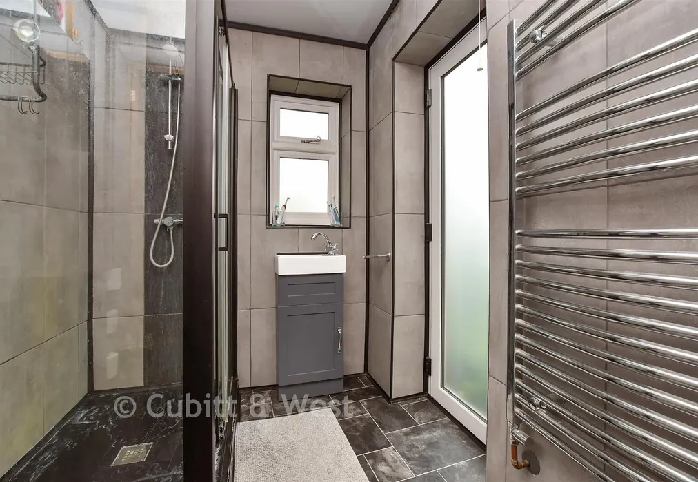 Shower Room - Clarendon Road, Wallington, Surrey - Wards of Kent