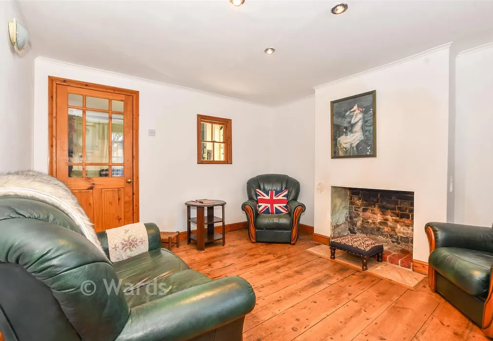 Lounge - Oare Road, Faversham, Kent - Wards of Kent