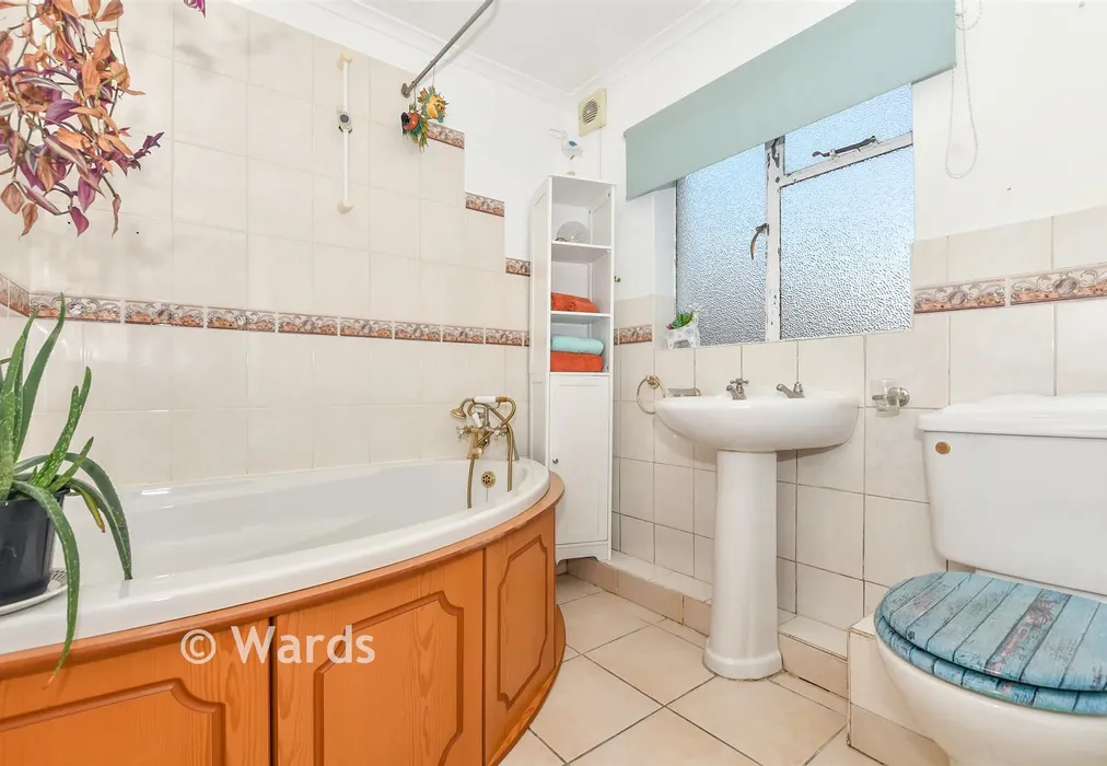 Bathroom - Oare Road, Faversham, Kent - Wards of Kent