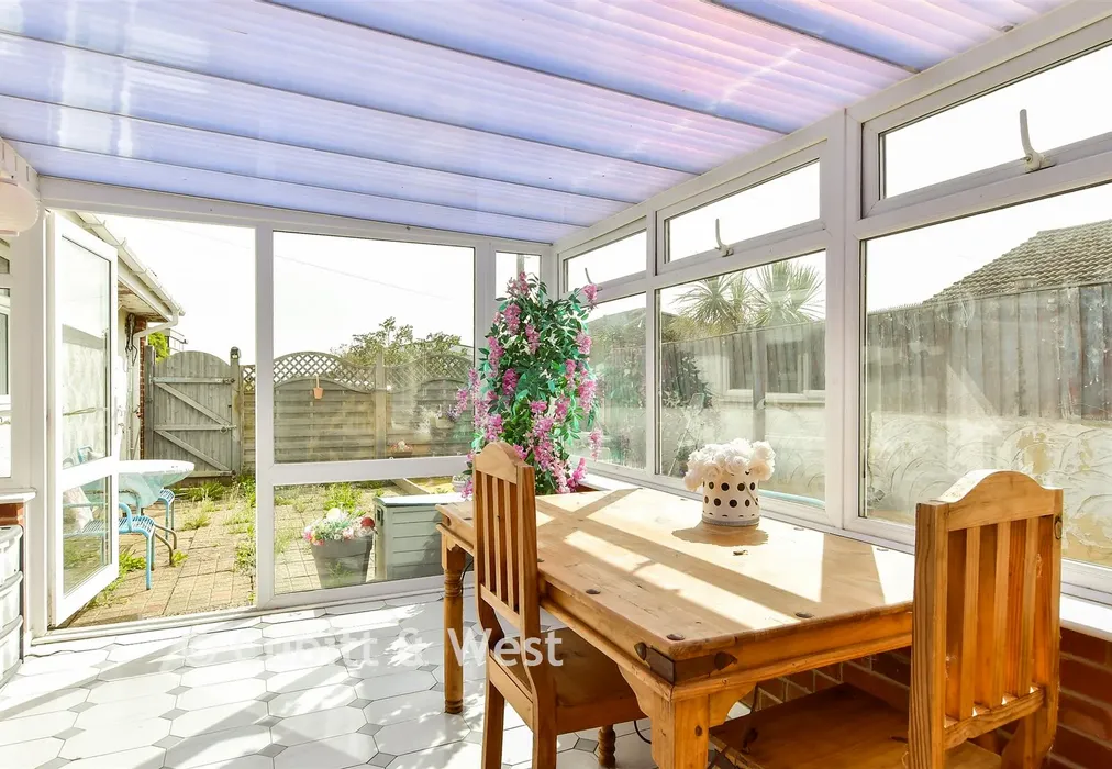 Conservatory - West Front Road, Bognor Regis, West Sussex - Wards of Kent