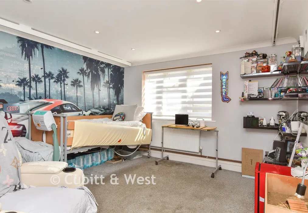 Bedroom 3 - West Front Road, Bognor Regis, West Sussex - Wards of Kent
