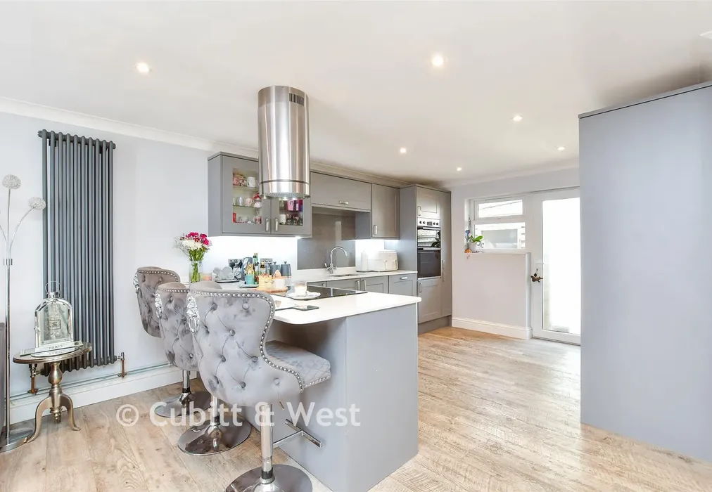 Sitting Room/ Kitchen - West Front Road, Bognor Regis, West Sussex - Wards of Kent