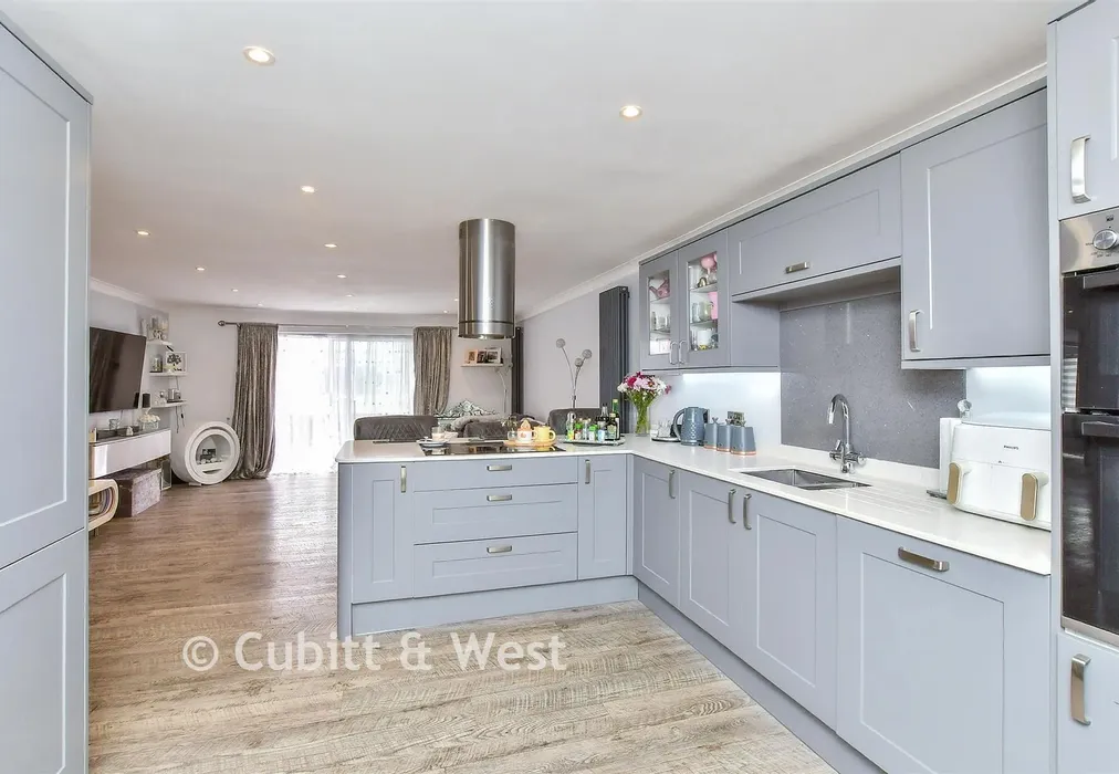 Sitting Room/ Kitchen - West Front Road, Bognor Regis, West Sussex - Wards of Kent