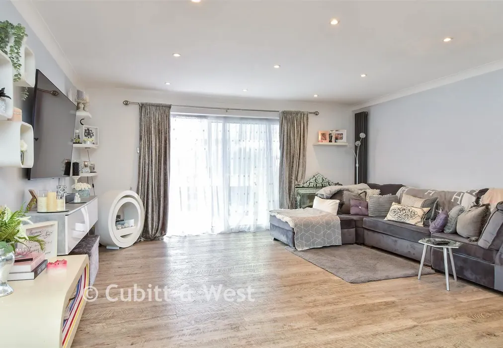 Sitting Room/ Kitchen - West Front Road, Bognor Regis, West Sussex - Wards of Kent