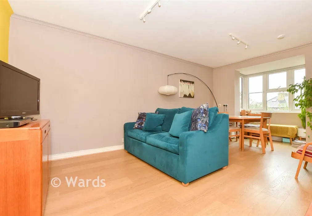 Lounge/ Diner - Queen Street, Deal, Kent - Wards of Kent