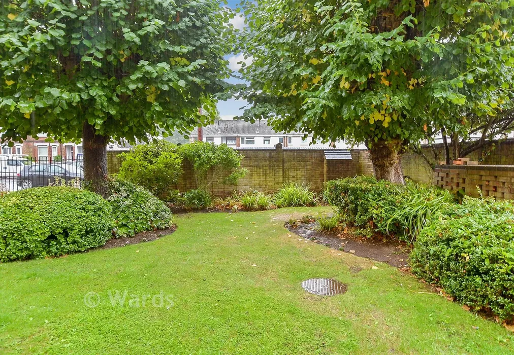Communal Gardens - Maxwell Place, Deal, Kent - Wards of Kent