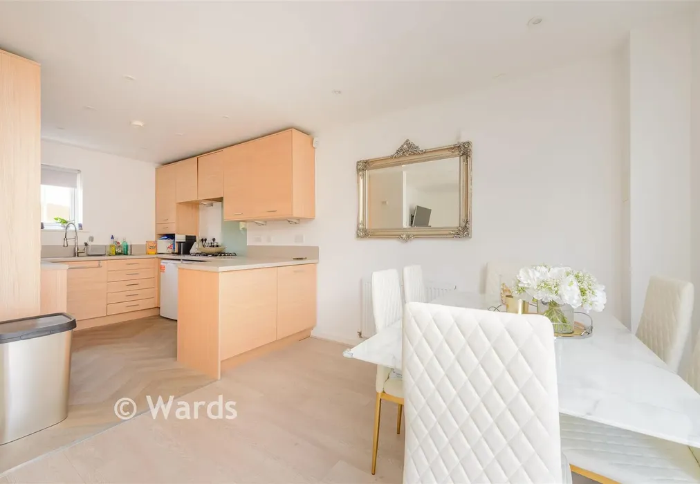 Lounge/Diner - Brambling Close, Greenthihe, Kent - Wards of Kent