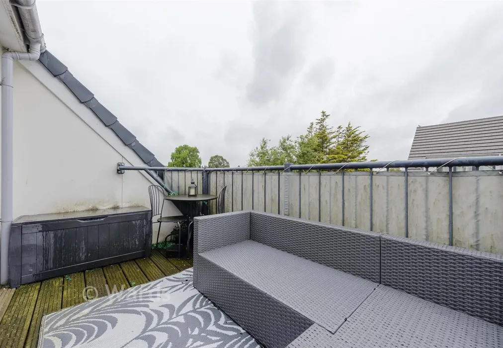 Balcony - Creek Mill Way, Dartford, Kent - Wards of Kent