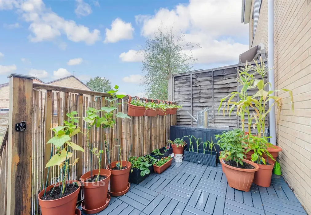 Patio / Decking - Creek Mill Way, Dartford, Kent - Wards of Kent