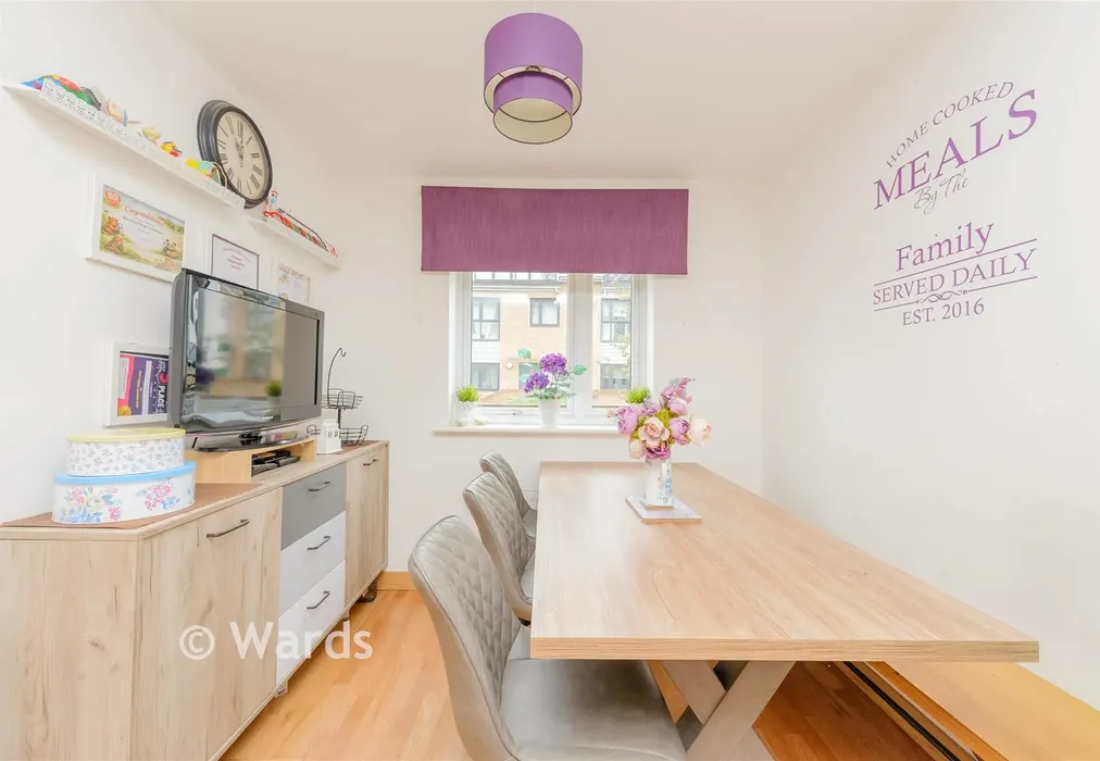 Kitchen - Creek Mill Way, Dartford, Kent - Wards of Kent