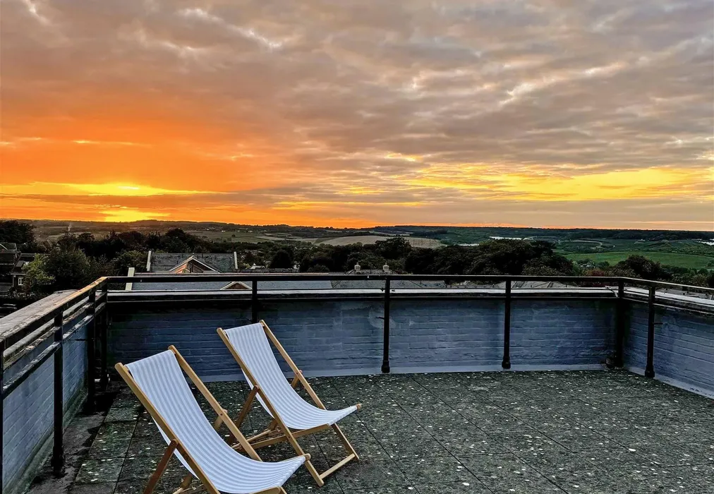 Roof Terrace - Godfrey Gardens, Chartham Downs, Canterbury, Kent - Wards of Kent