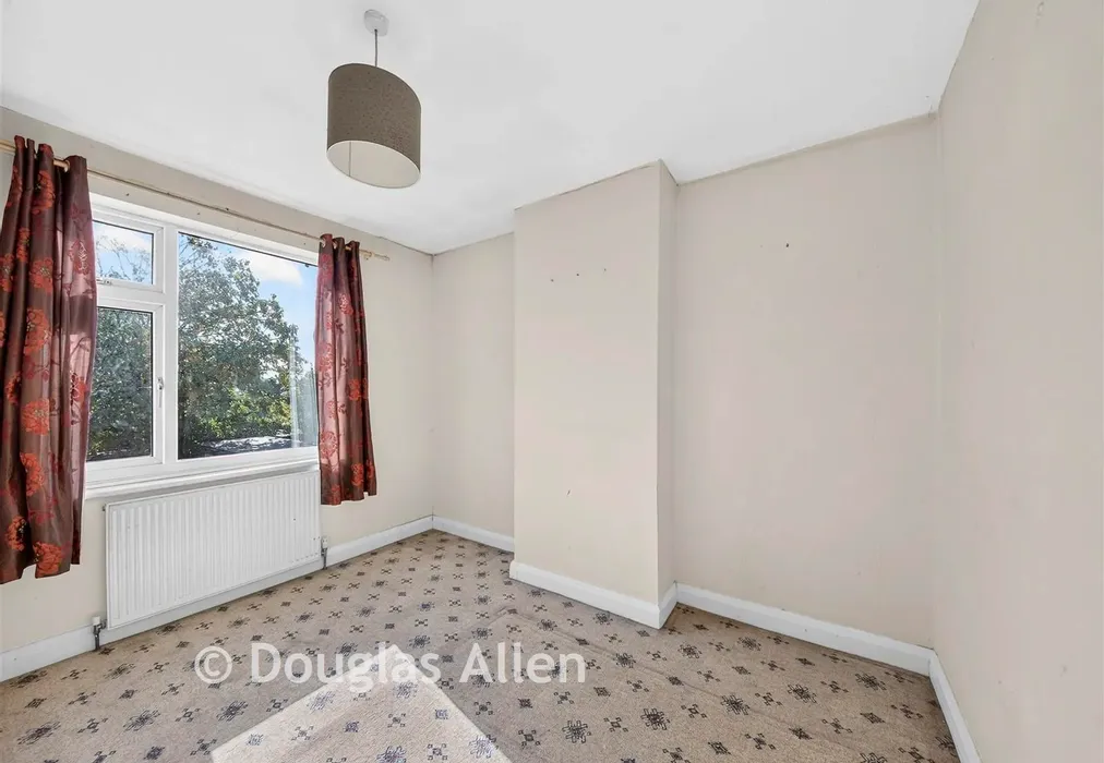 Bedroom 2 - Brian Road, Romford, Essex - Wards of Kent