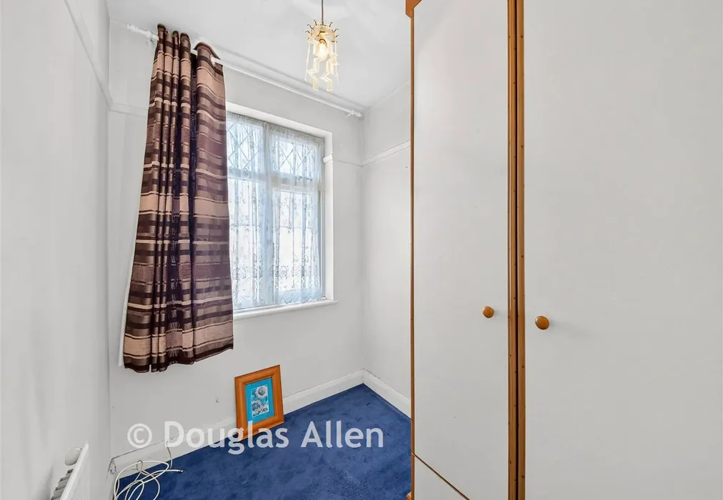 Bedroom 3 - Brian Road, Romford, Essex - Wards of Kent