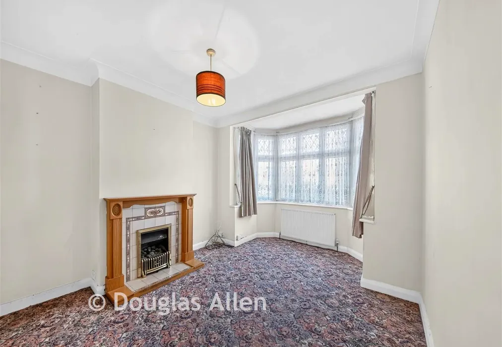 Lounge - Brian Road, Romford, Essex - Wards of Kent