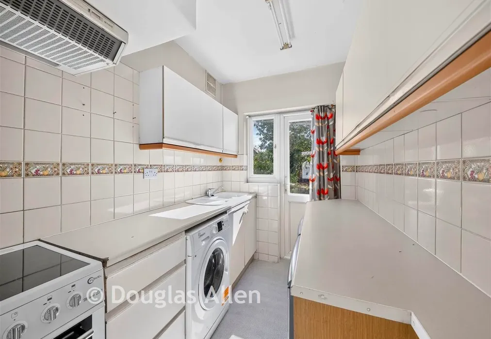 Kitchen - Brian Road, Romford, Essex - Wards of Kent