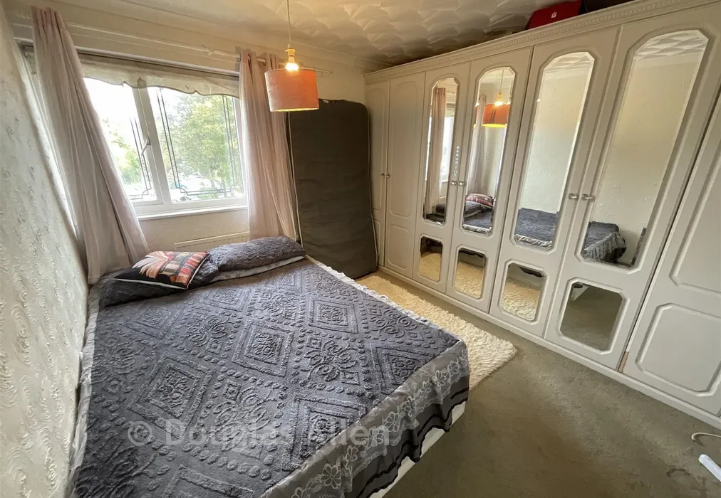 Bedroom - Ardleigh, Basildon, Essex - Wards of Kent