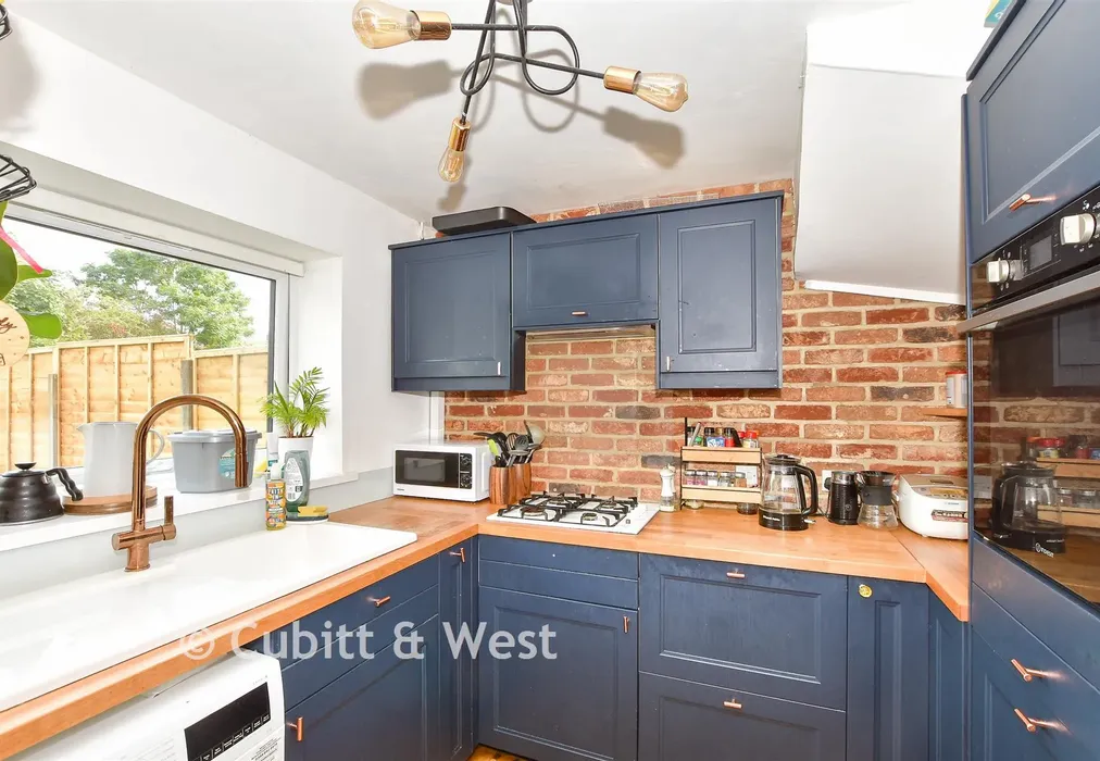 Kitchen - Woodleigh Road, Burgess Hill, West Sussex - Wards of Kent