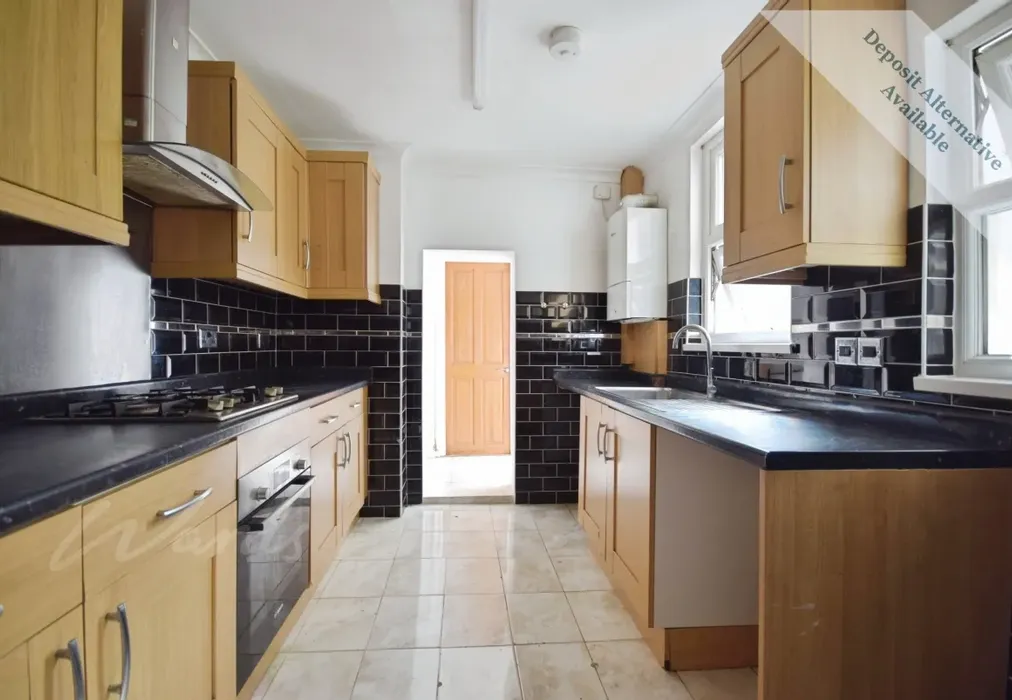 kitchen 1 - Albany Road Gillingham ME7 - Wards of Kent