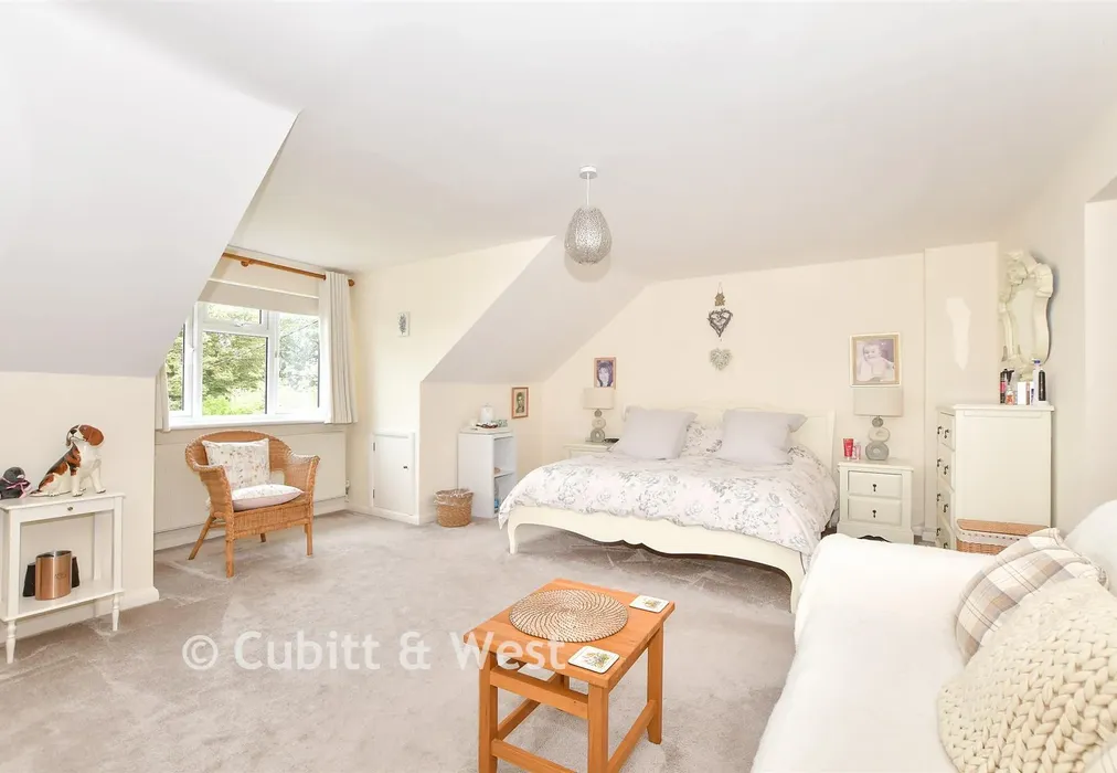 Bedroom 1 - Five Ash Down, Uckfield, East Sussex - Wards of Kent