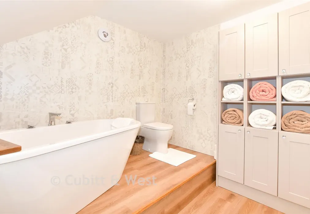 Bathroom - Five Ash Down, Uckfield, East Sussex - Wards of Kent
