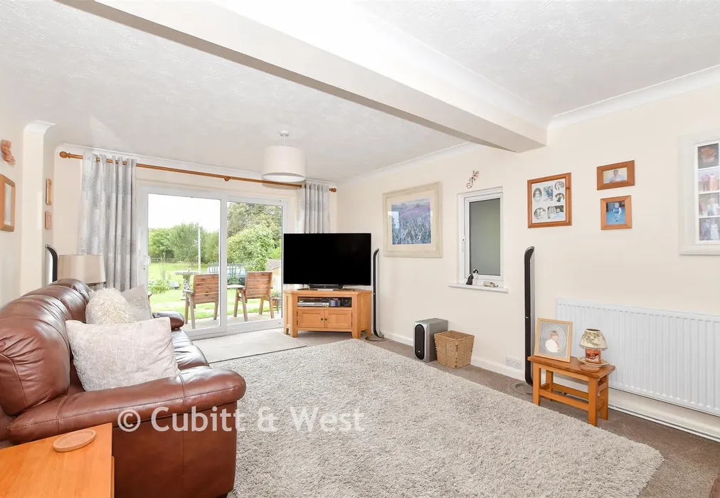 Lounge - Five Ash Down, Uckfield, East Sussex - Wards of Kent