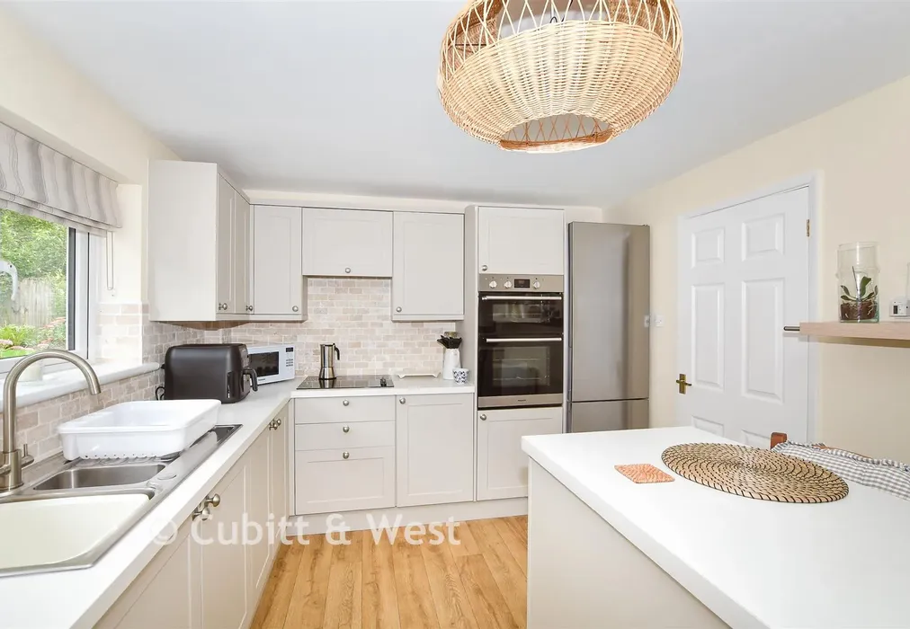 Kitchen /Breakfast Room - Five Ash Down, Uckfield, East Sussex - Wards of Kent