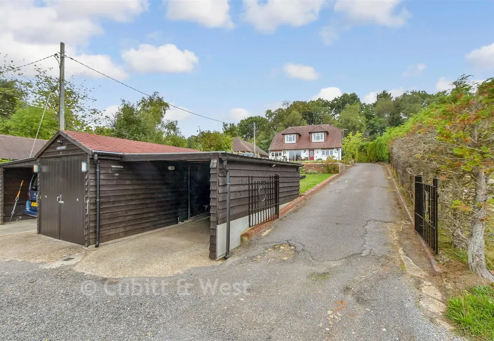 Driveway/Parking - Five Ash Down, Uckfield, East Sussex - Wards of Kent