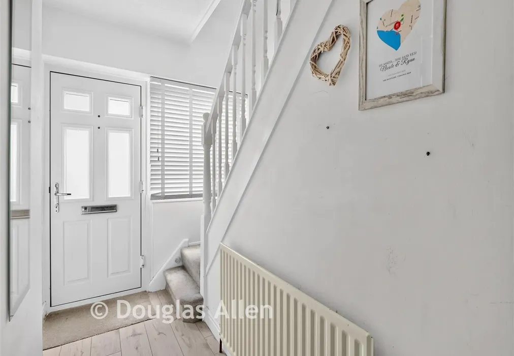 Hallway - London Road, Wickford, Essex - Wards of Kent