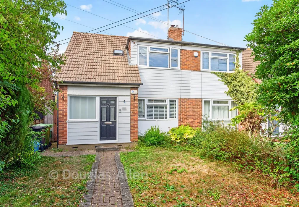 Front - London Road, Wickford, Essex - Wards of Kent