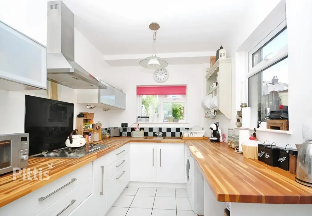  - Grange Road East Cowes PO32 - Wards of Kent