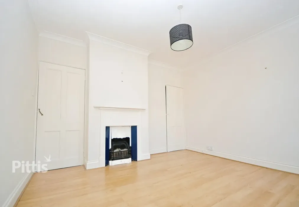  - Grange Road East Cowes PO32 - Wards of Kent