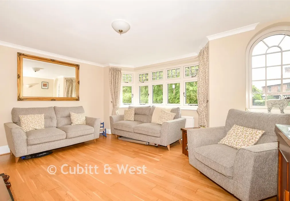 Lounge - Haywards Heath Road, Balcombe, Haywards Heath, West Sussex - Wards of Kent
