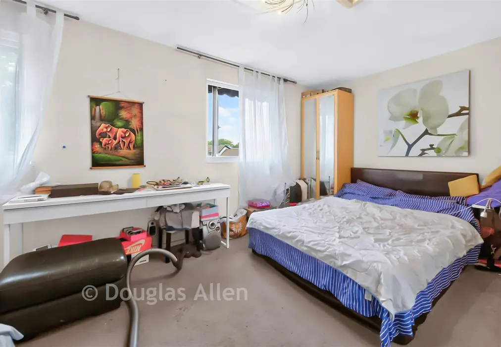 Bedroom - Malyons, Basildon, Essex - Wards of Kent