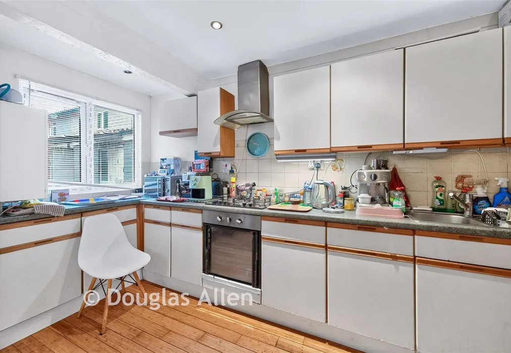 Kitchen - Malyons, Basildon, Essex - Wards of Kent