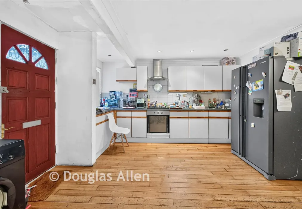 Kitchen - Malyons, Basildon, Essex - Wards of Kent