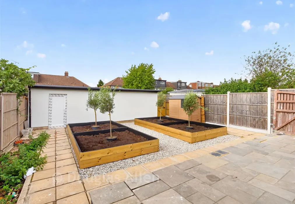Rear Garden - Crownhill Road, Woodford Green, Essex - Wards of Kent