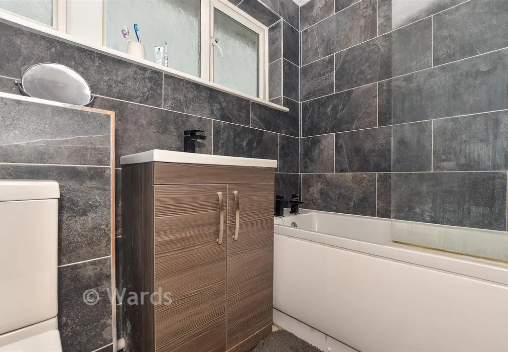 Bathroom - Knaves Acre, Headcorn, Kent - Wards of Kent