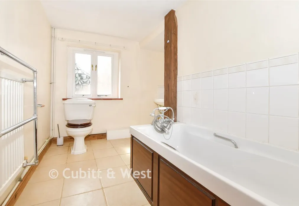 Bathroom - Hurstwood Road, High Hurstwood, Uckfield, East Sussex - Wards of Kent