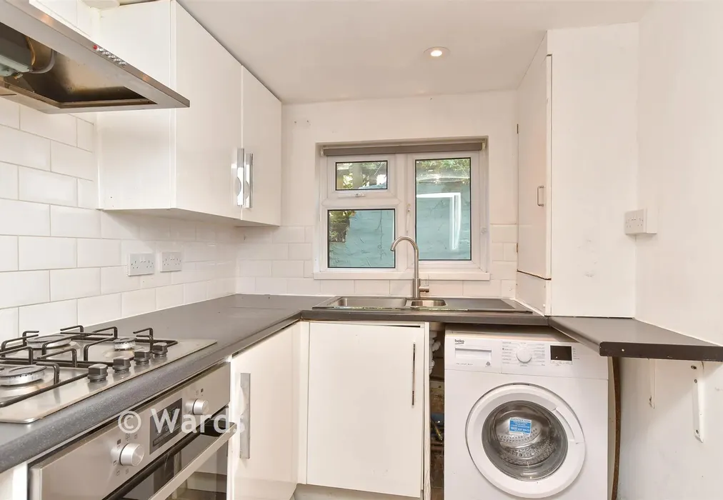 Kitchen - Dartford Road, Horton Kirby, Kent - Wards of Kent
