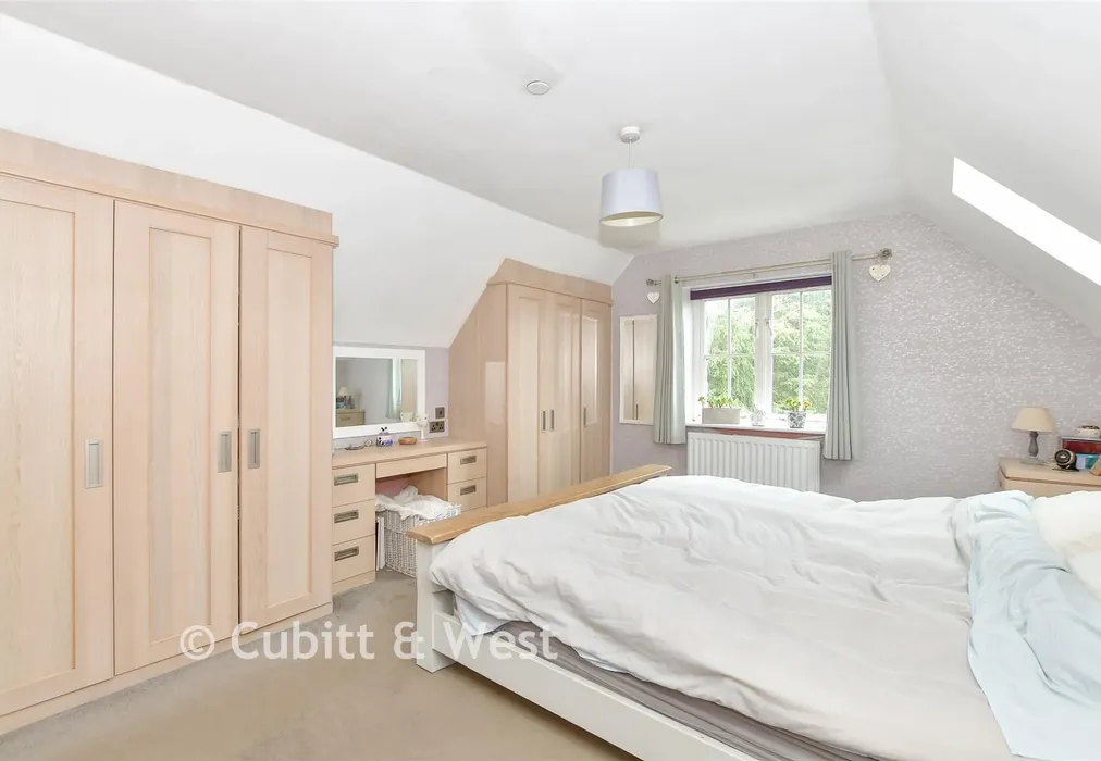 Bedroom 1 - Station Road, Heathfield, East Sussex - Wards of Kent