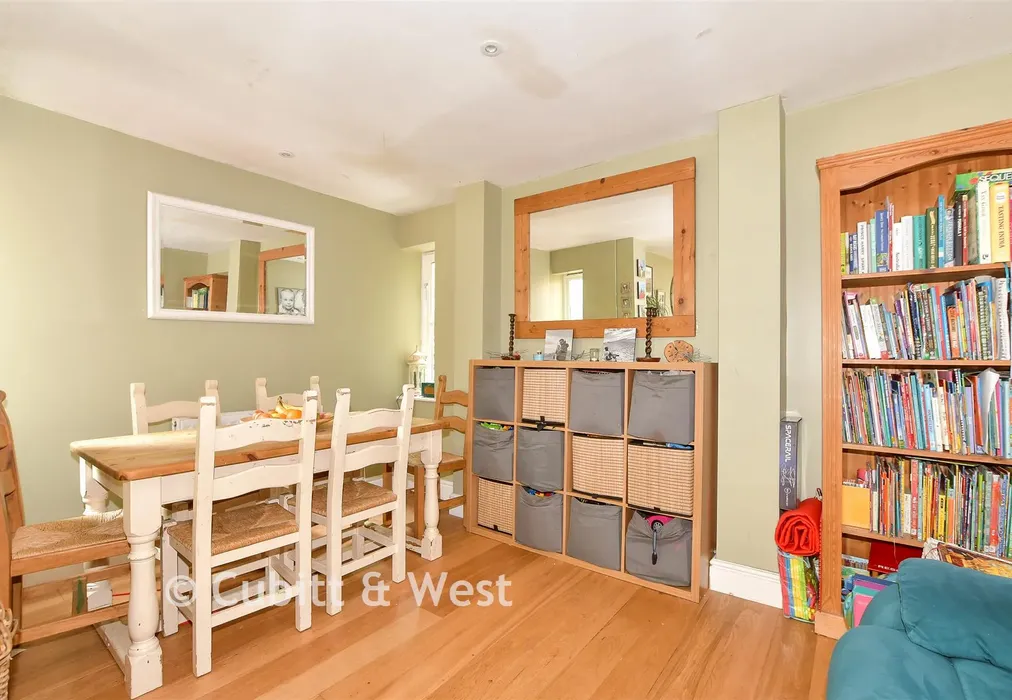 Living Room - Station Road, Heathfield, East Sussex - Wards of Kent