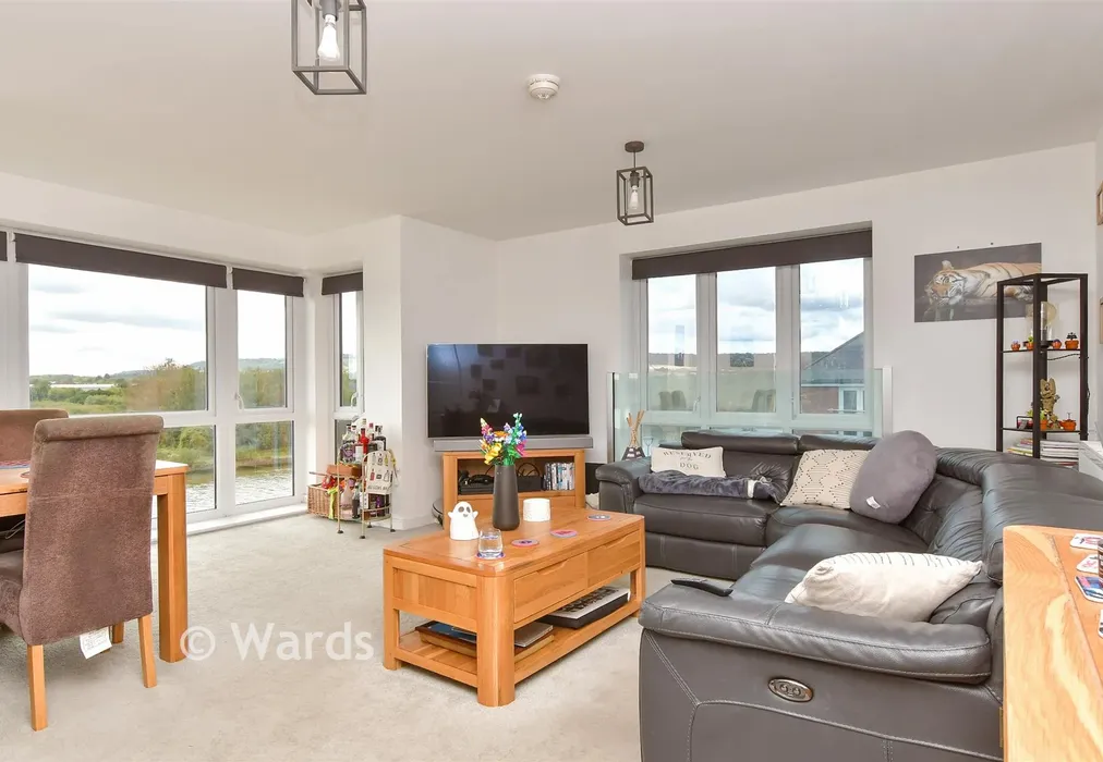 Lounge/Diner - Greystone Square, Wouldham, Kent - Wards of Kent