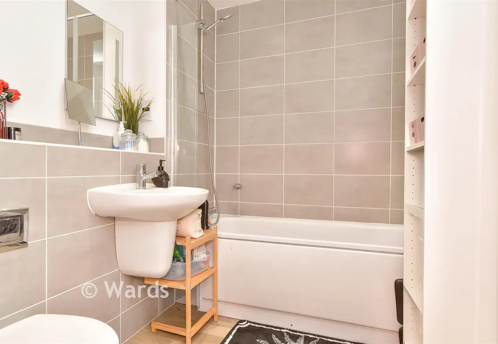Bathroom - Greystone Square, Wouldham, Kent - Wards of Kent