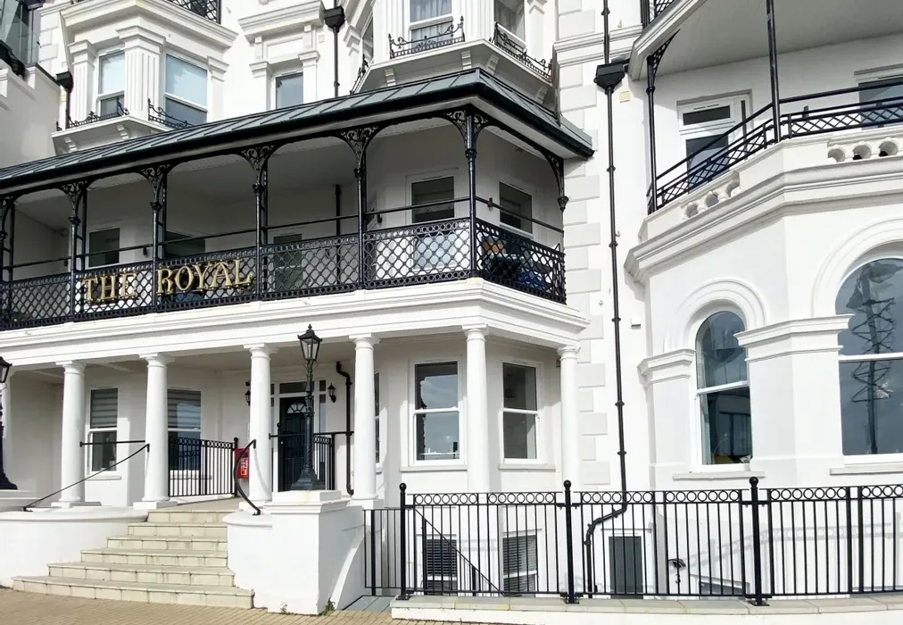 Royal main close - The Esplanade Bognor Regis PO21 - Wards of Kent